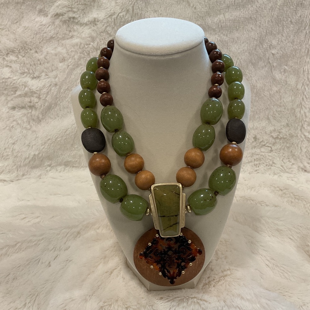 Chico’s Olive Green Stone and Wood Pendant Necklace